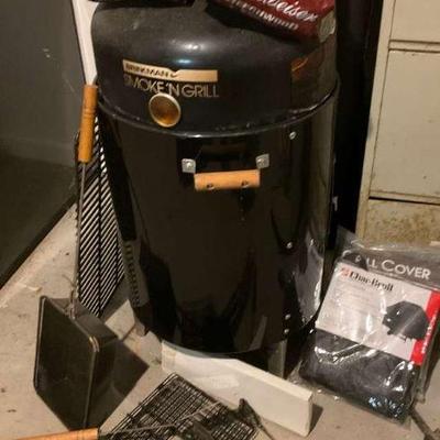 Brinkmann smoke n grill with accessories