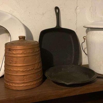 Vintage household collectibles lot