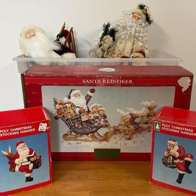 Santa holiday decor lot