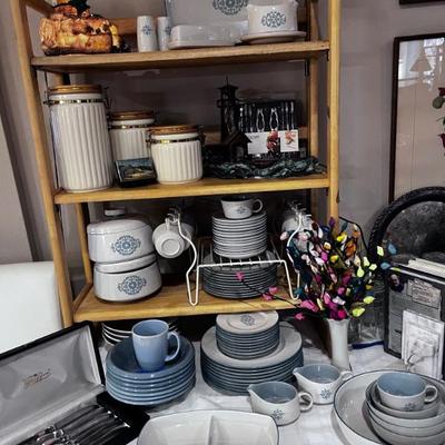 VINTAGE KITCHEN DISHWARE