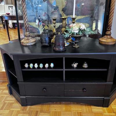 BLK TV TABLE/STORAGE