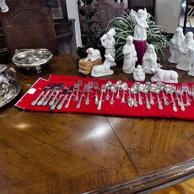SILVERPLATE AND NAVITIY SET