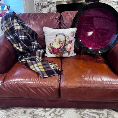 LEATHER LOVESEAT