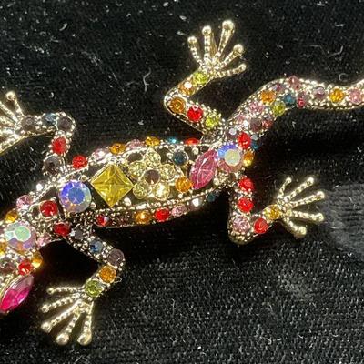 Gold Tone Crystal Lizard Brooch
