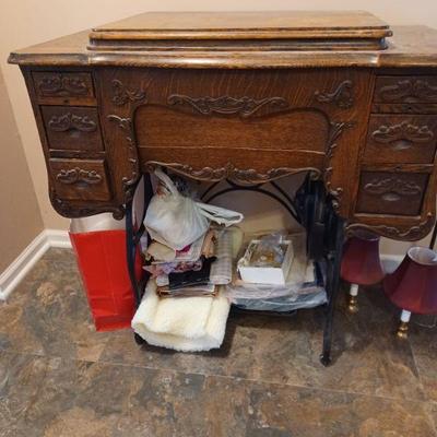 Treadle sewing machine