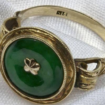 14K Yellow Gold Victorian Jade Ring