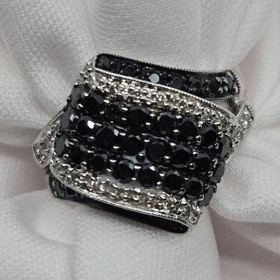 18K White Gold Diamond & Sapphire Ring