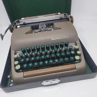 1950 Smith-Corona Sterling Portable Typewriter - Working