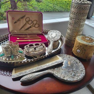 Vintage Vanity Grooming Accessories