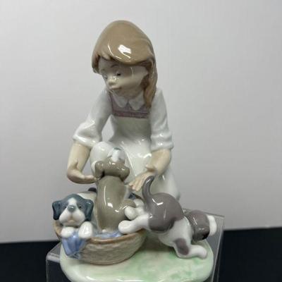 Lladro Spain “Joy in Basket” 5595 Figure and Box