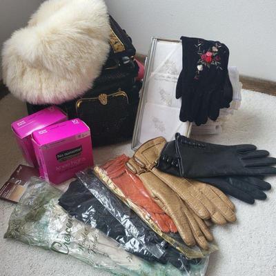 Vintage Accessories - Handbags, Gloves, Hankies & More