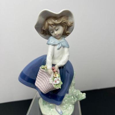 Lladro Spain “Pretty Petals” Figure Box