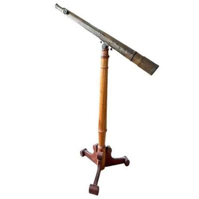 Lot 002-001  
Antique Nautical Brass Telescope 1109