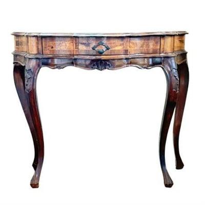 Lot 002 
Italian Walnut Console Table