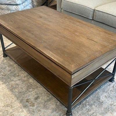 Darrington Lift-Top Cocktail Table