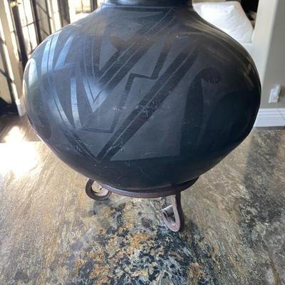 JERINIMO VILLALPANDO MATA ORTIZ pottery.
signed