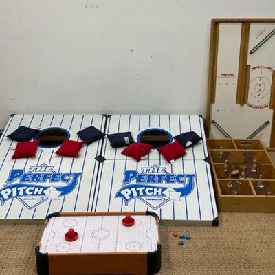 VTG games:Perfect Pitch By Haley, Shuffleboard,Merdel Skittles w/ 2 Tops 12 Hardwood Pins&Rope
