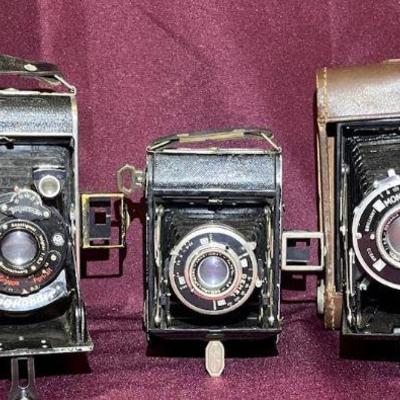 Sale Photo Thumbnail #51: Vintage 1939 Rolleiflex Twin Lens Franke & Heidecke Camera With Leather Carrying Case