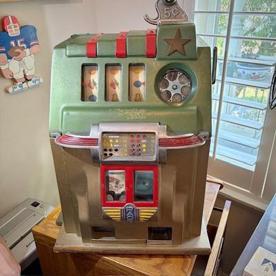 1930s/1940s Pace Star nickel coin slot machine - in good working condition