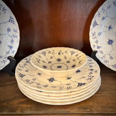 Churchill "Finlandia" china set.