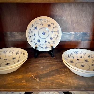 Churchill "Finlandia" china set.