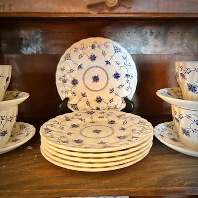 Churchill "Finlandia" china set.