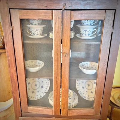 Sale Photo Thumbnail #133: Antique pie safe with bottom drawer. Holding Churchill "Finlandia" china set.