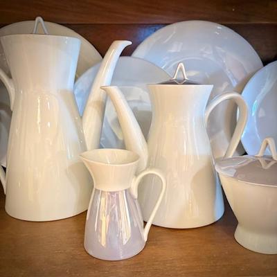 MCM Germany Rosenthal-Continental "Crystalline Blue" china set with white inside, iridescent lavender/blue exterior