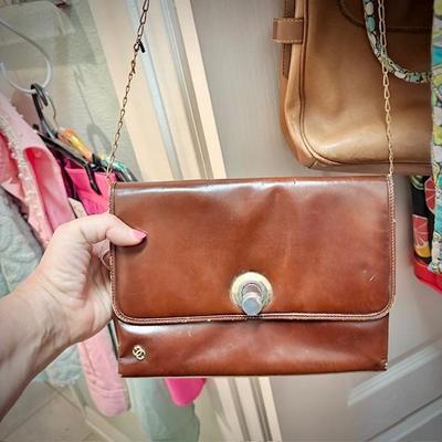 Vintage Gucci pocketbook with metal chain