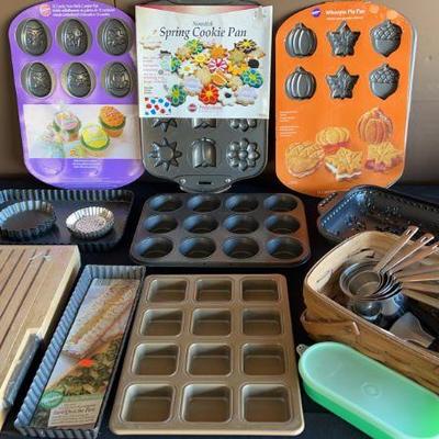 Wilton Bakeware Plus More
