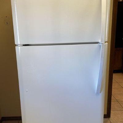 Kenmore Refrigerator, Freezer-white with freezer on top
