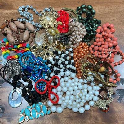 Mystery Lot Of Costume Jewelry Necklaces
