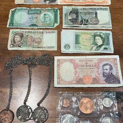 1977 Uncirculated Coins, Coin Necklaces, Foreign Paper Currency
