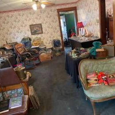 Estate sale photo