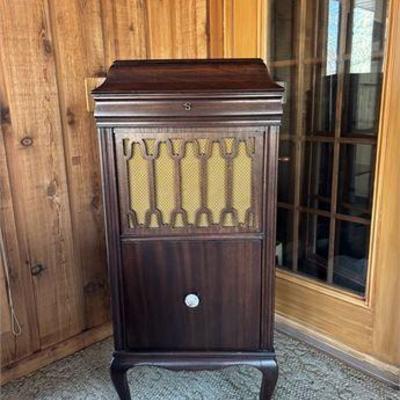 Antique Edison Disc A-200 Phonograph .jpg