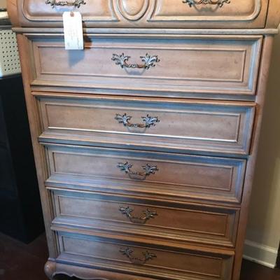American of Martinsville French country style chest of drawers $289
35 X 17 X 58"