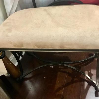 bench $32
24 X 15 X 18"