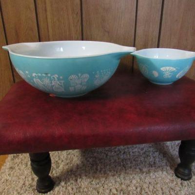 Pyrex bowls
