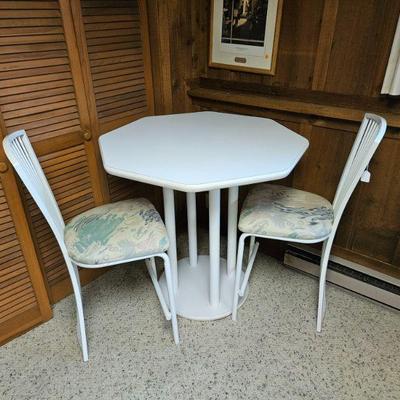 patio table & chairs