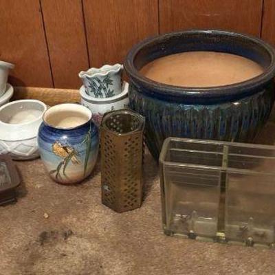 Garden pots medium to small