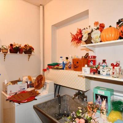 496 laundry room