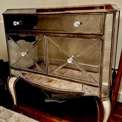 Mirrored piece
