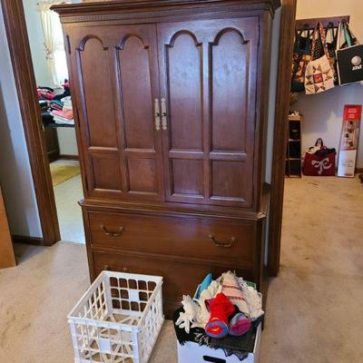 Ethan Allen Wardrobe