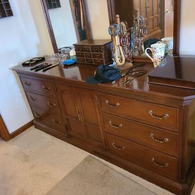 Ethan Allen Dresser