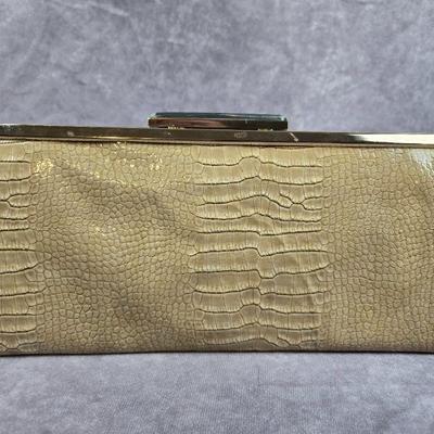 clutch purse