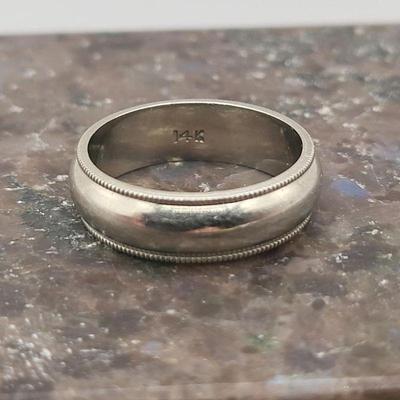 14k White Gold Band Size 8