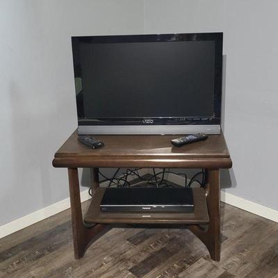 Visio 26" TV, Panasonic Blu-Ray Disk Player & Table Bundle	