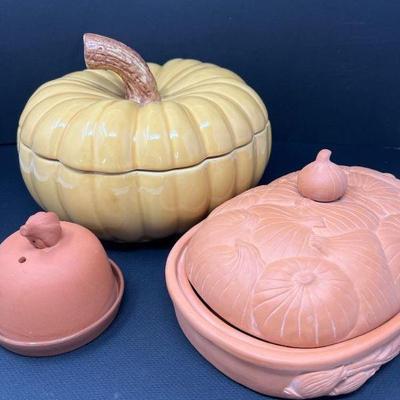 Wms. Sonoma Ceramic Pumpkin & Boston Warehouse Onion & Garlic Keeper