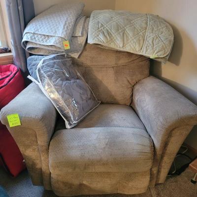 Super nice La-Z-Boy 