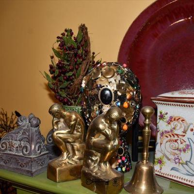076 living room
